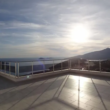Hira Vila Kalkan